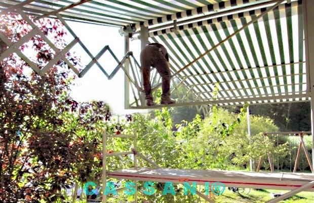 Stabile Scherenmarkise vom Markisen Hersteller Cassani als Terrassenüberdachung